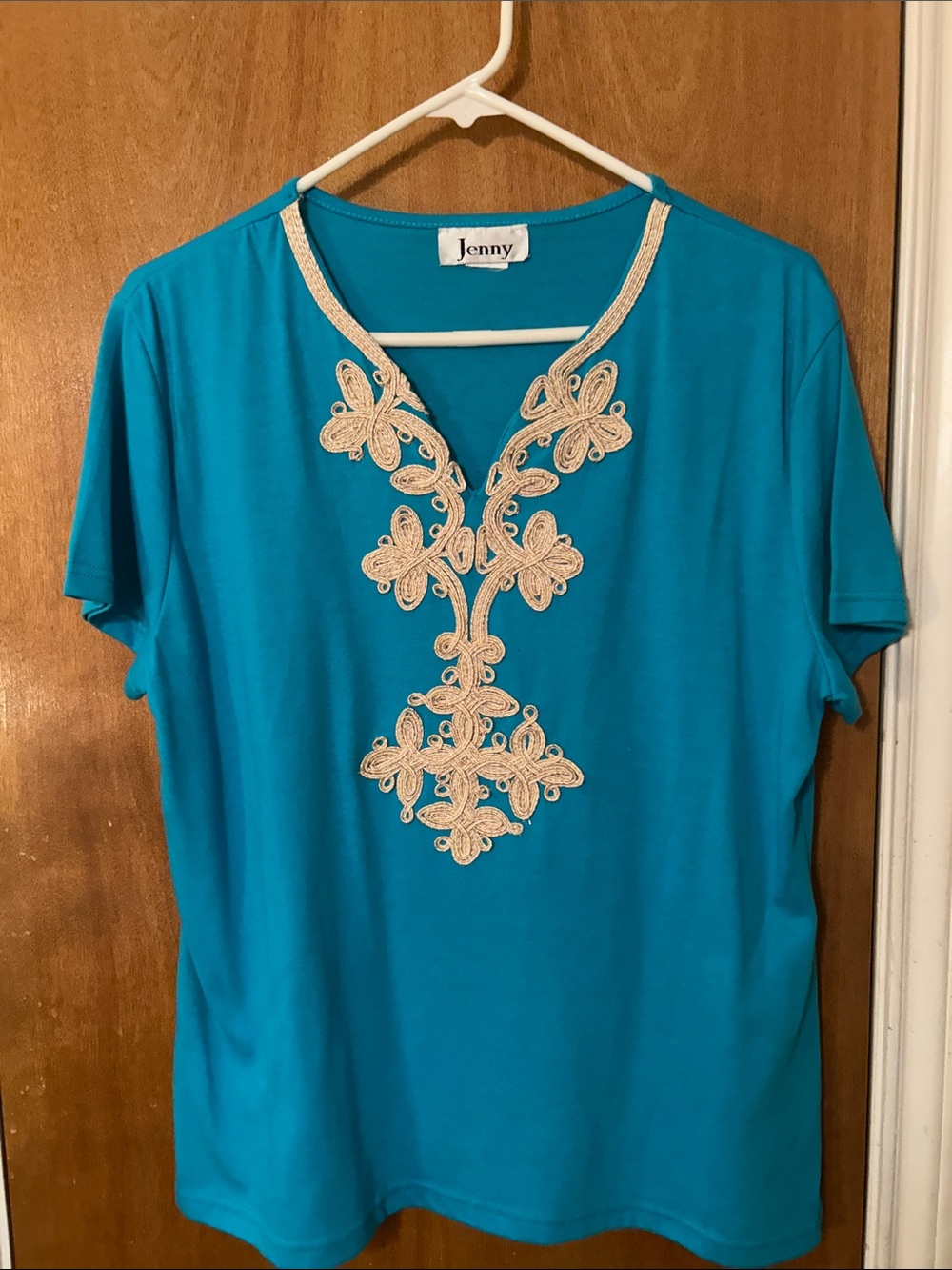 Beautiful Turquoise Embroidered Short-Sleeve Top. Like new. L